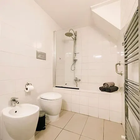 Ponte Vecchio Elegante Domus Apartment
