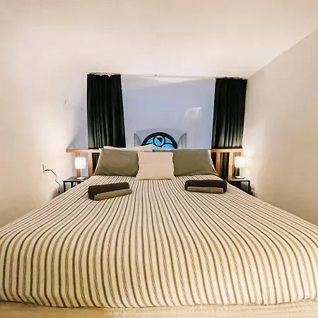 Ponte Vecchio Elegante Domus Apartment
