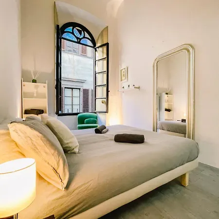 Ponte Vecchio Elegante Domus Apartment Florence